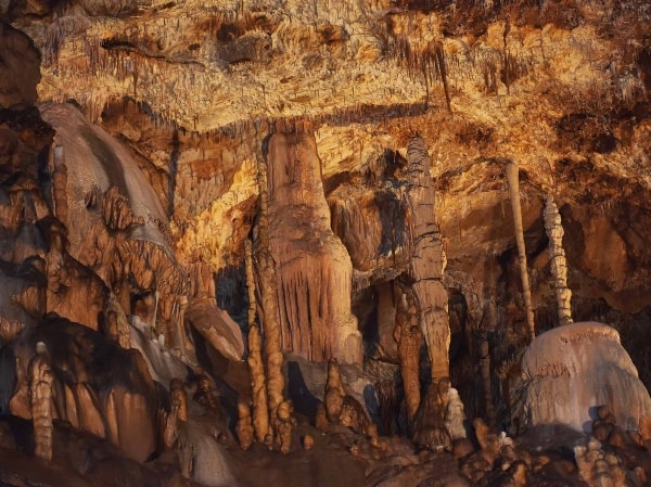 Großartige Tropfsteinhöhlen in der Fränkischen Schweiz
