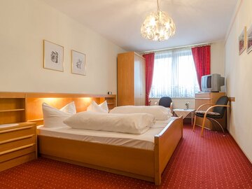 Doppelzimmer im Gästehaus des Hotels Krone in Gößweinstein