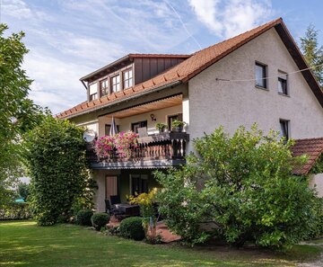 Hausansicht vom Garten aus