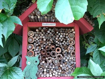 Das Insektenhotel im Garten unserer Ferienwohnung im Frankenwald