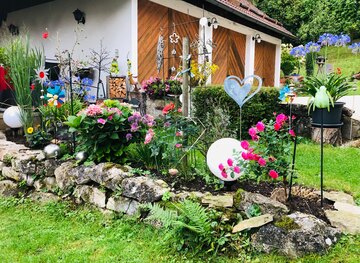 Unsere Garagen im Hof