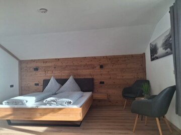 Ferienwohnung Rauschbergblick – erstes Schlafzimmer