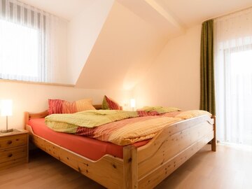 Schlafzimmer in der Ferienwohnung 4 im Fritzerhof in Kleingesee bei Gößweinstein in der Fränkischen Schweiz