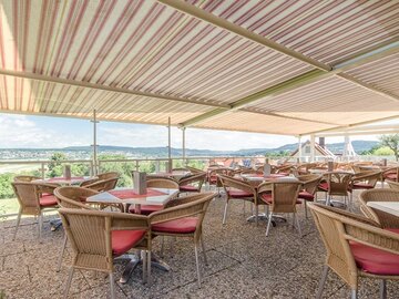 Terrasse mit tollem Weitblick - Cafe Schrüfer