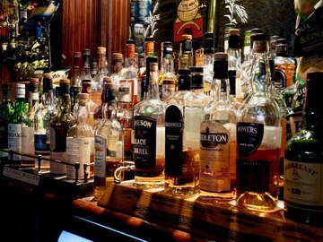 Genießen Sie die große Auswahl an Getränken in unserem Irish Pub