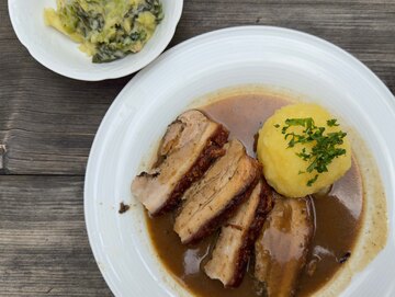 Schweinebraten vom Feinsten im Restaurant Campingplatz Bärenschlucht.