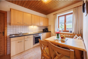 Ferienwohnung Zinnkopf – Küche und Essbereich